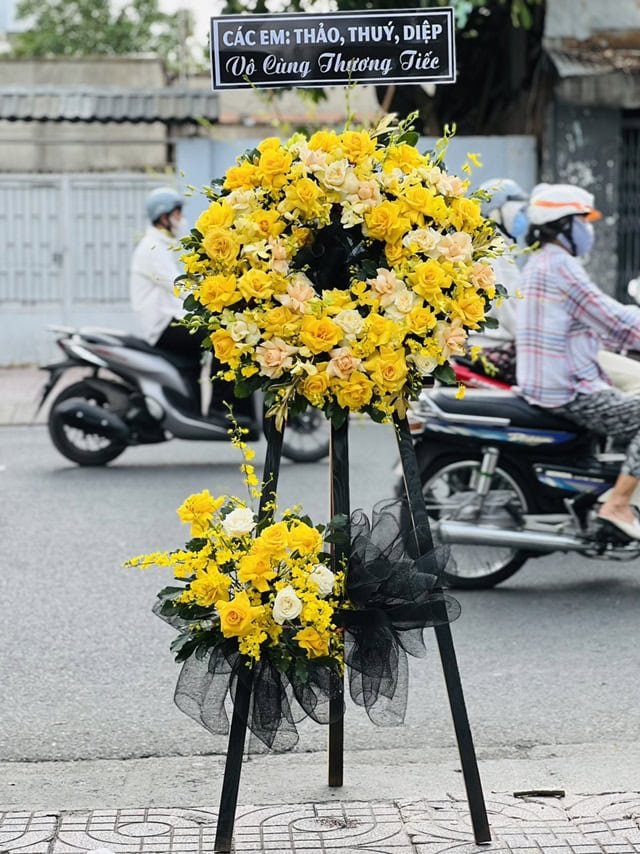 Diverse floral options by MrHoa in Con Dao