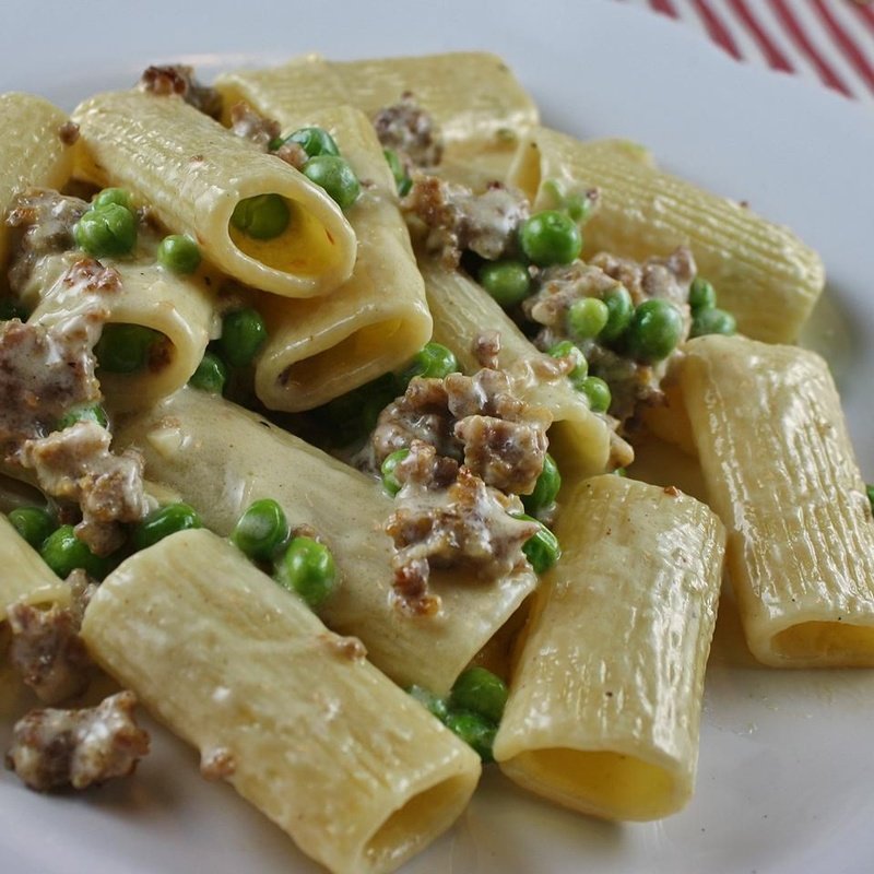 Pasta with peas and sausage