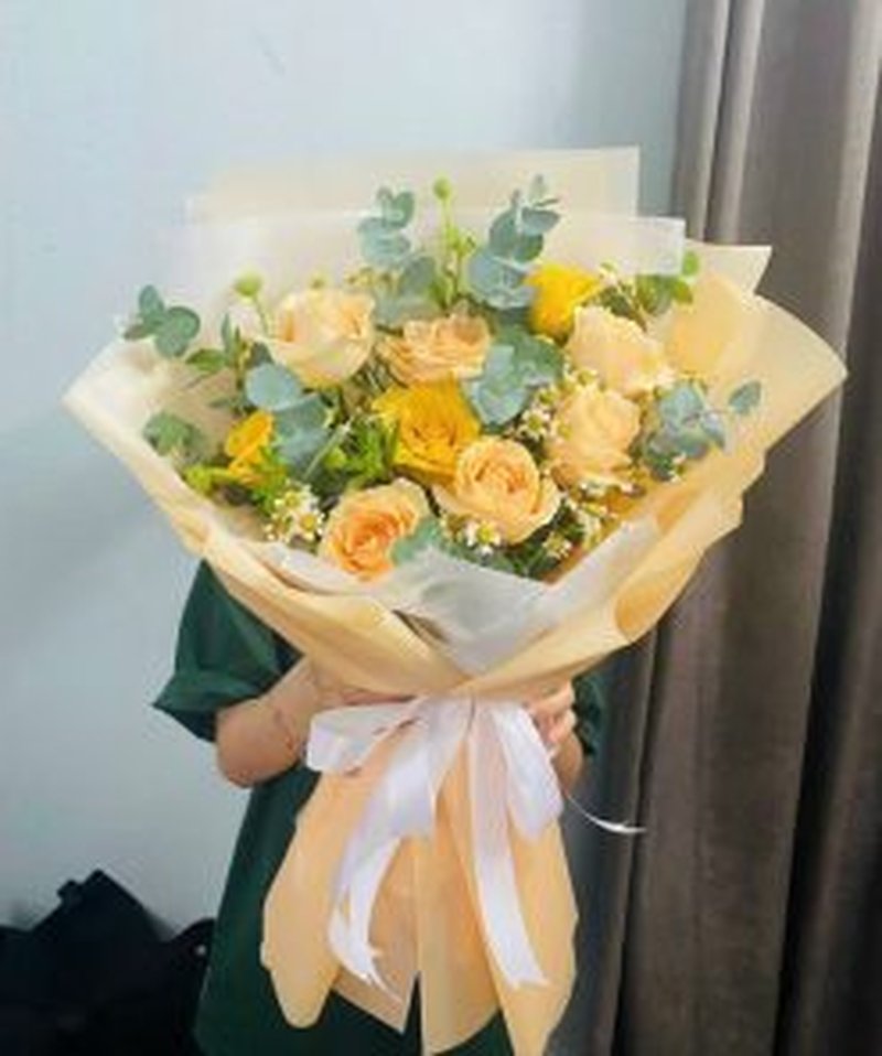 Bó hoa hồng vàng