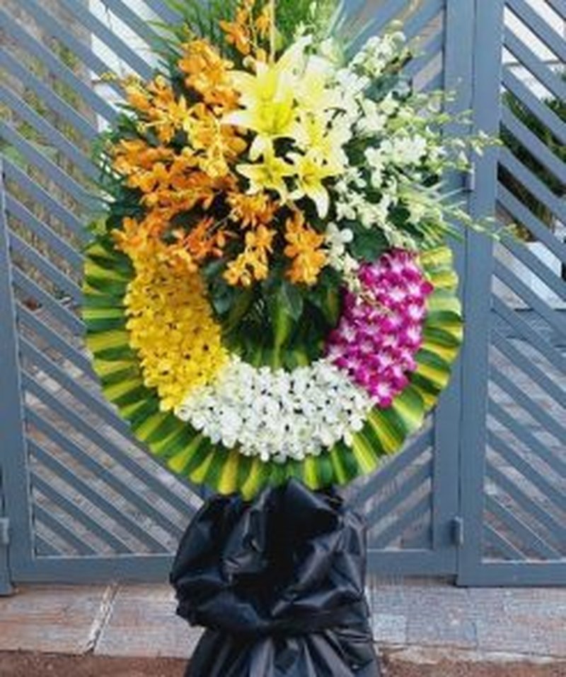 Vòng hoa tang kiếp vô thường